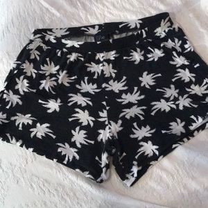 Black & white palm print shorts